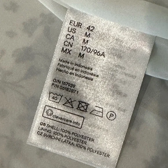 Two NWT H&M Flowy V Neck Dresses, Cinchable Waist, Size Medium! - Picture 7 of 11